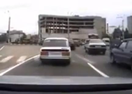 Пьяного хулигана задержал в Ставрополе инспектор РЭО ГИБДД